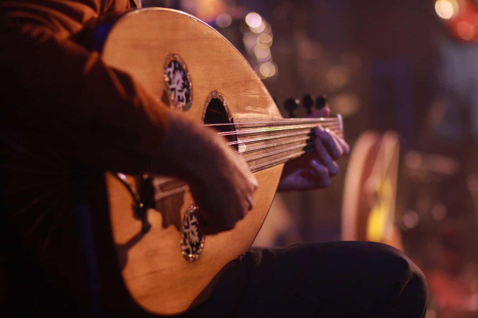 Man playing the Oud